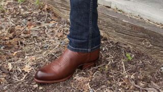 What Jeans To Wear With Cowboy Boots